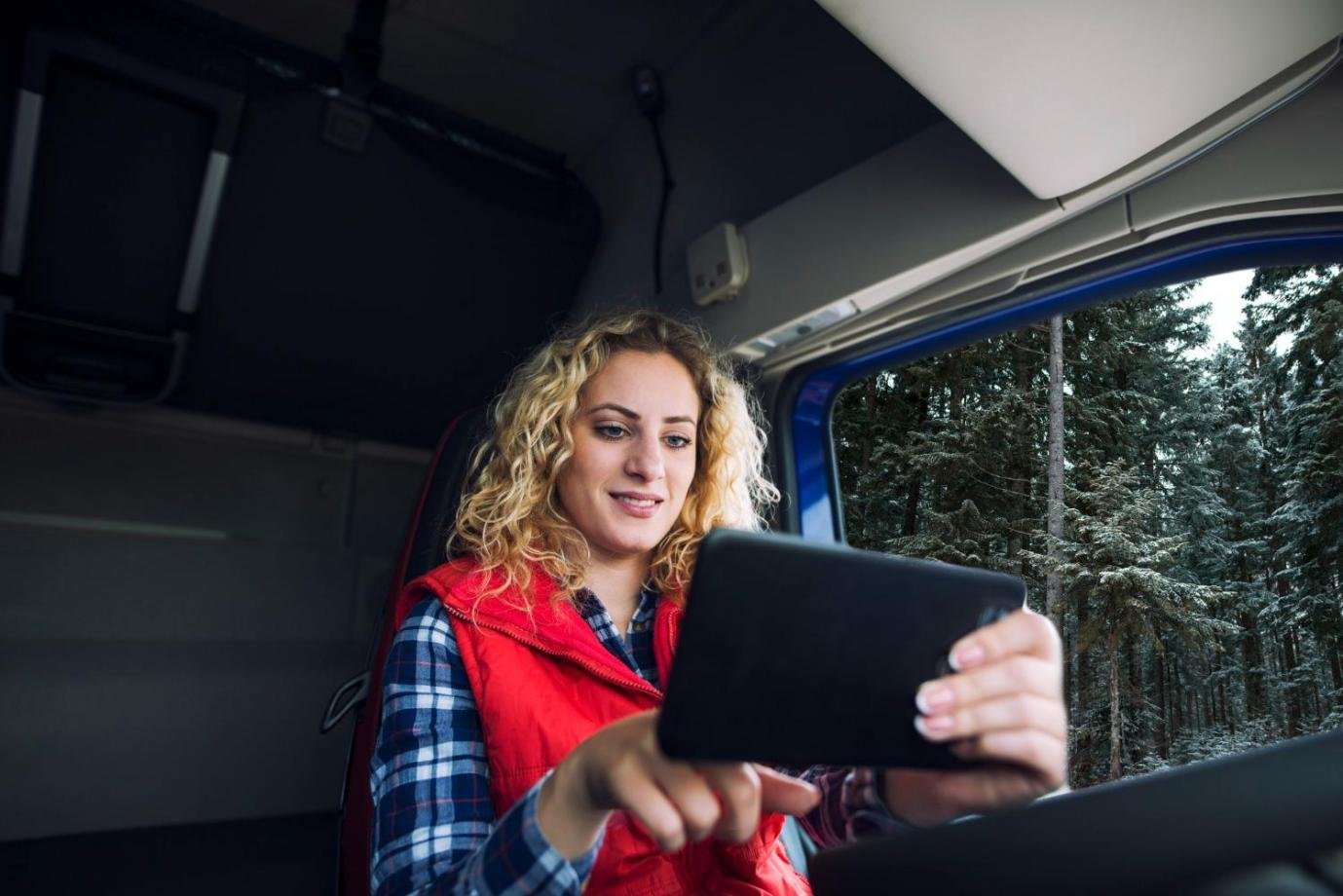 How to Watch Netflix on Apple CarPlay: The 2026 Ultimate Hardware Guide