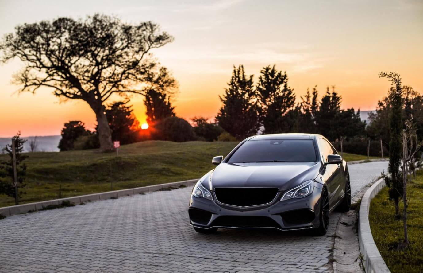 The Modern Commuter’s Guide to Wireless CarPlay Adapters for Sedans