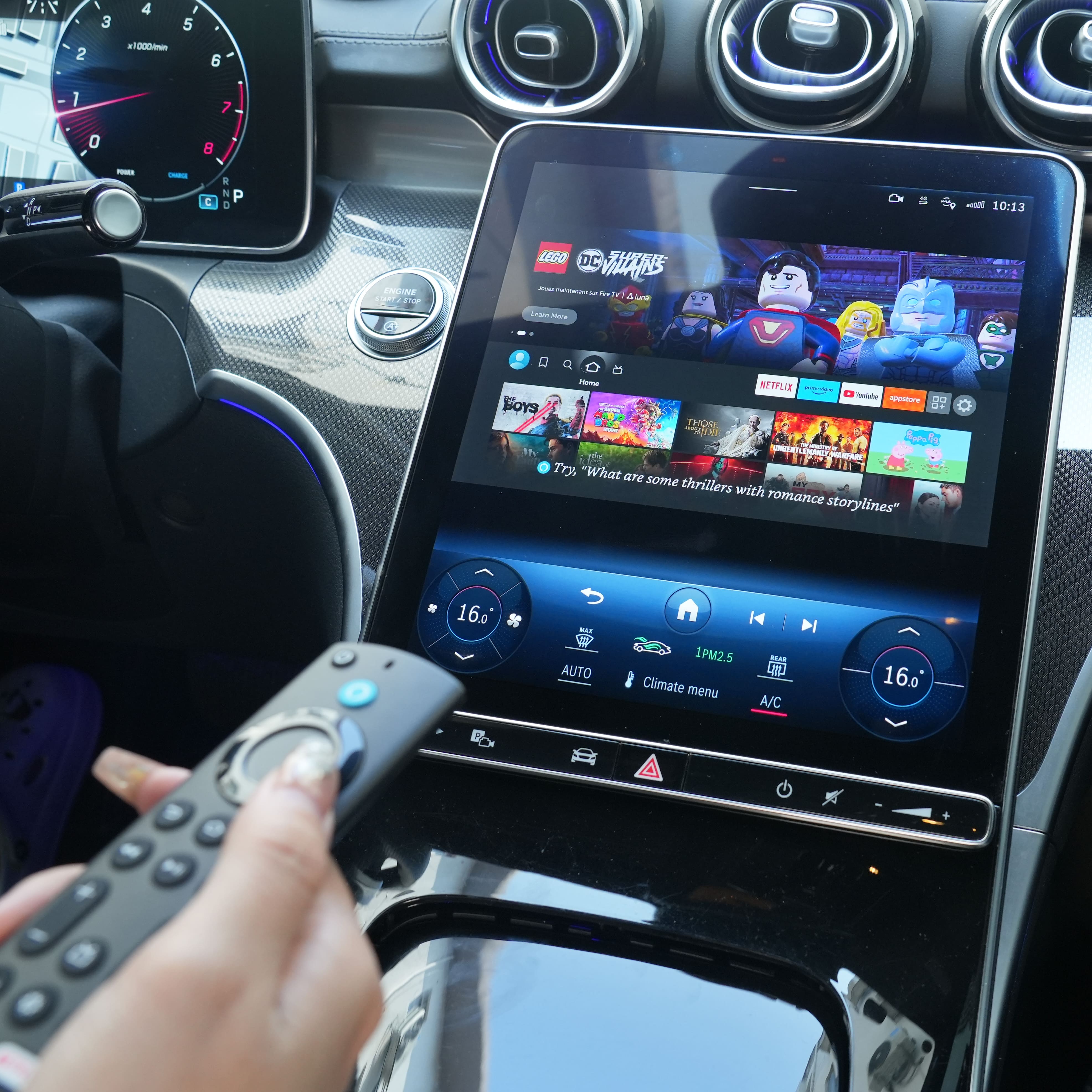 やまCar TV Mate PRO Car TV Mate Pro- HDMI Multimedia & Wireless CarPlay Adapter